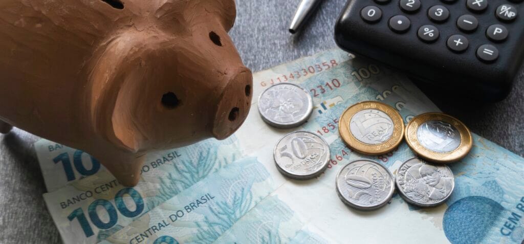 Esforço para controlar gastos faz cair endividamento das famílias em Cuiabá, afirma  pesquisa