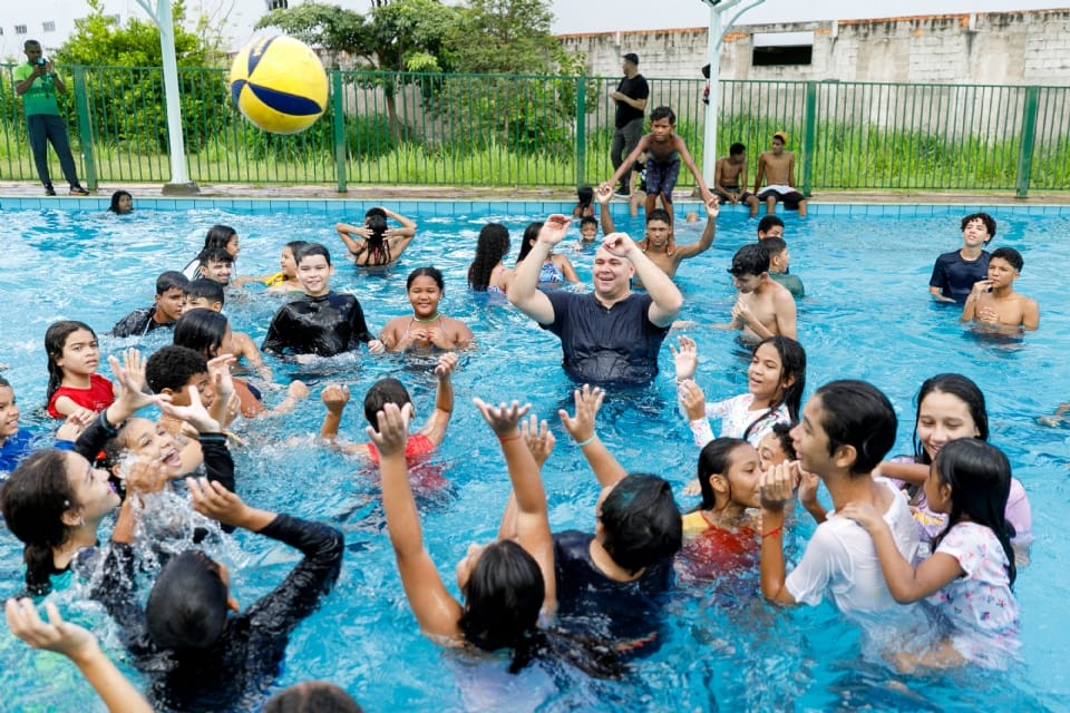 Prefeito estuda implantação de colônia de férias nas escolas da rede municipal de Cuiabá