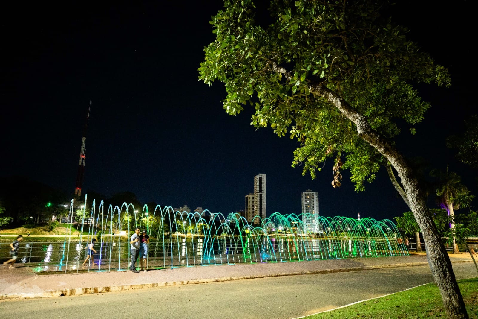 Prefeito orienta população a manter distância dos animais no Parque das Águas