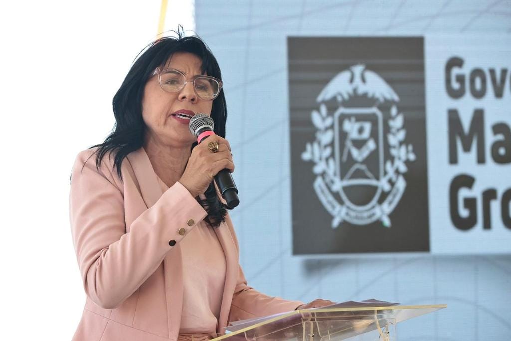 "Dia de entregas importantes  que ficará marcado na memória dos cacerences", afirma prefeita