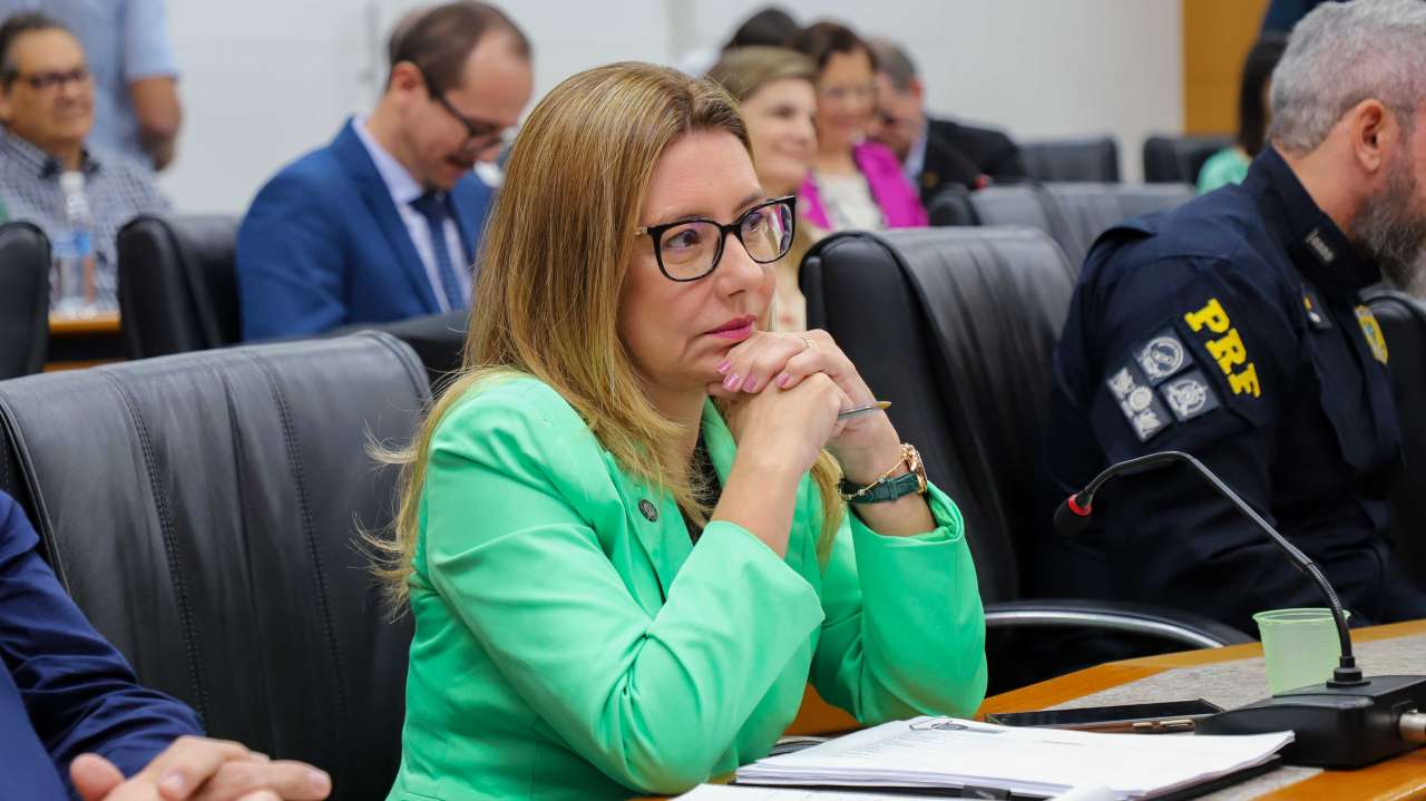 Prefeita apresenta projetos à bancada federal em reunião; investimentos chegam a R$ 200 milhões