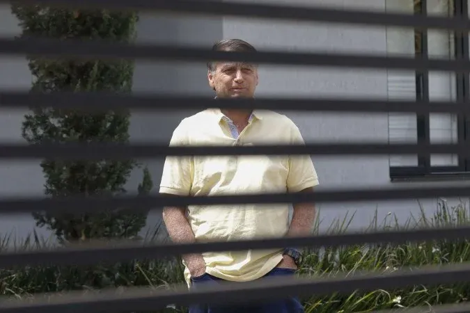 Bolsonaro é preso preventivamente a pedido da Polícia Federal