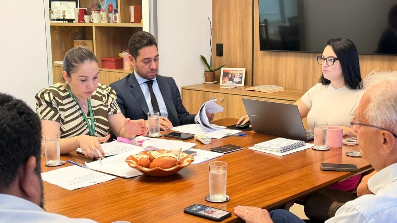 Primeira-dama e secretária da Mulher vistoriam obra da Casa da Mulher Brasileira