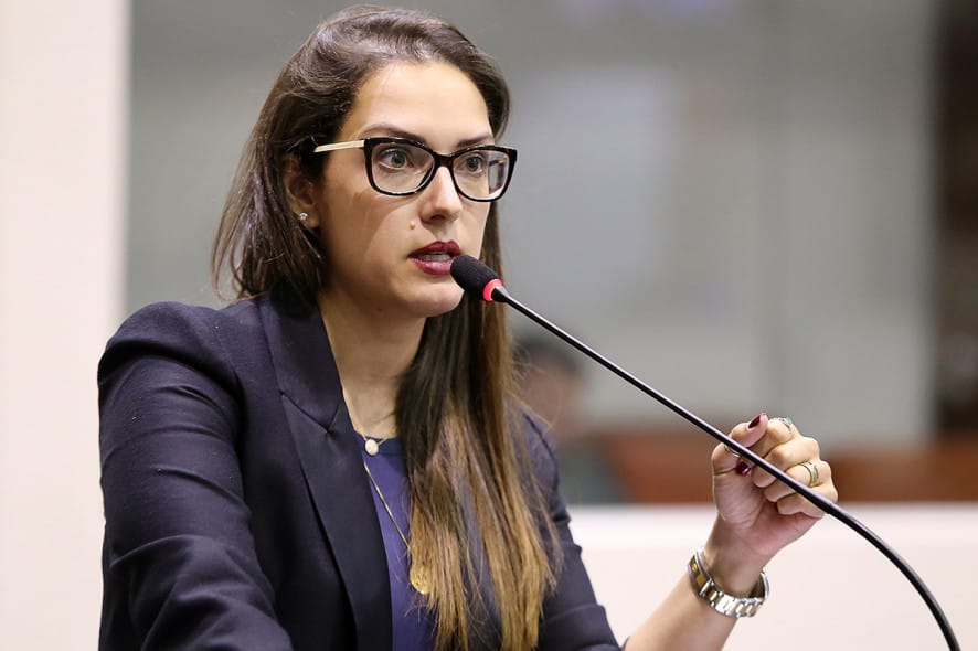 Deputada aciona Justiça para que Governo libere R$ 19 milhões em emendas travadas na Casa Civil