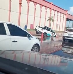 Carro da Águas Cuiabá afunda em cratera na Avenida Beira Rio e trecho fica coberto por lama