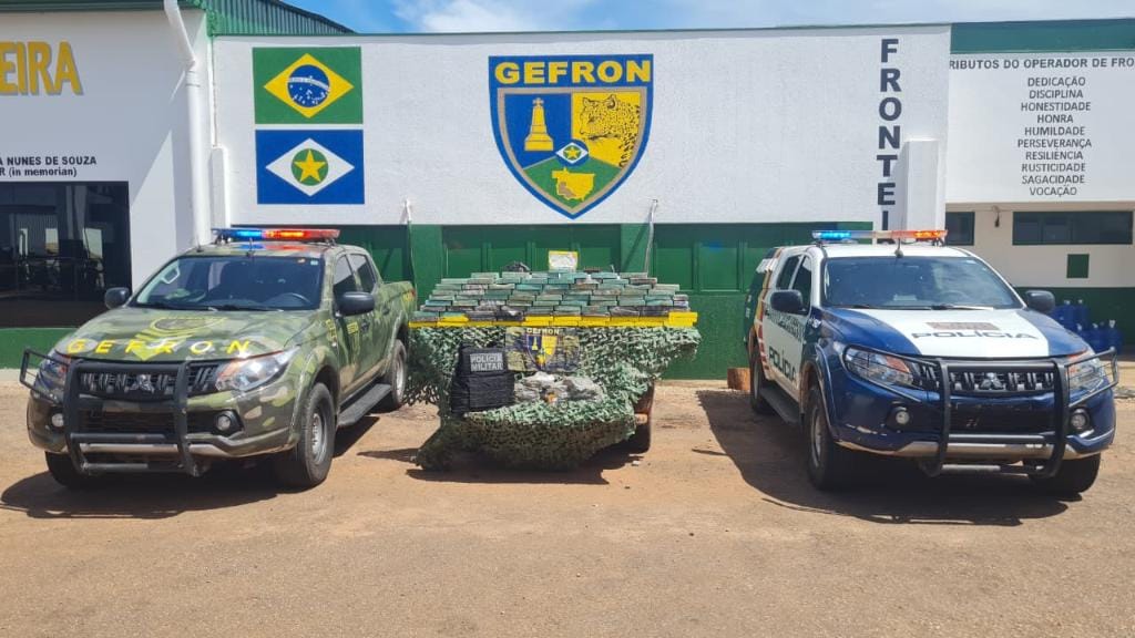 Forças apreendem 104 tabletes de drogas e causam prejuízo de R$ 1,9 milhão às facções