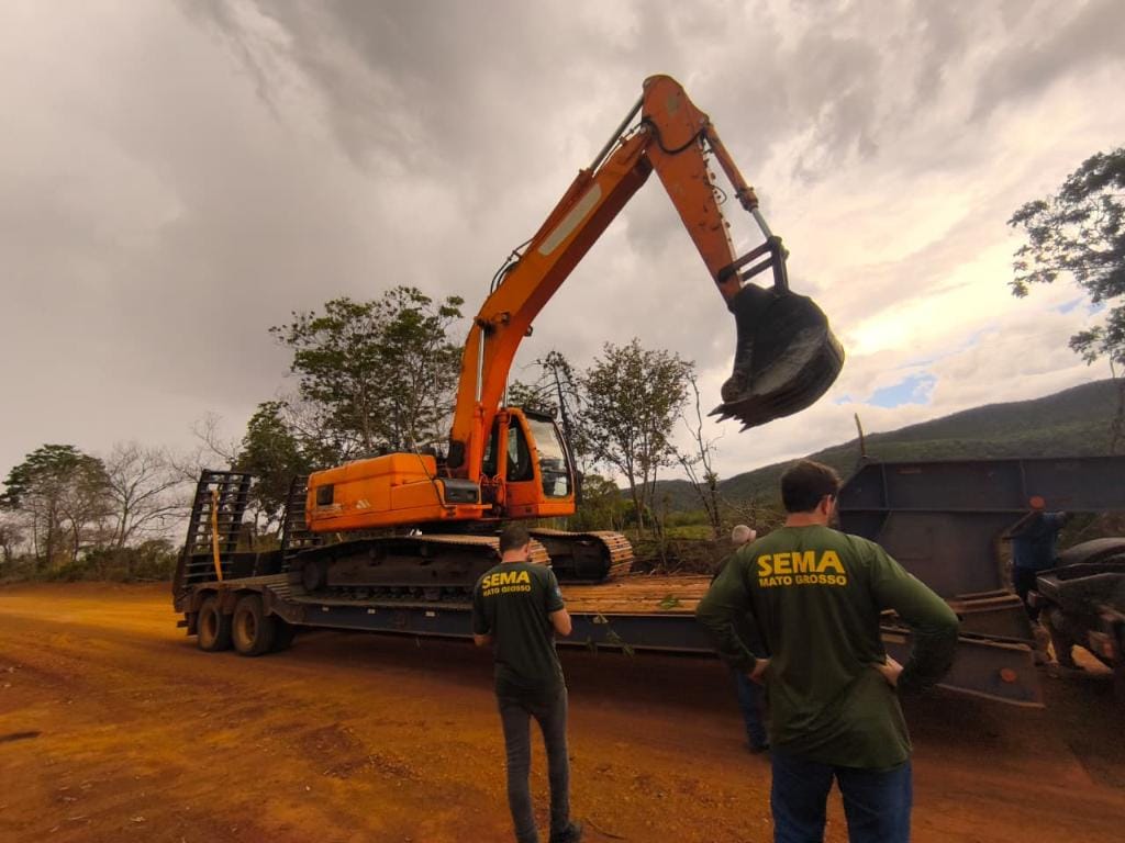 Sema faz operação, embarga fazenda e aplica multa de R$ 365 mil em Mato Grosso