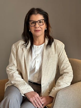 Entre o Trono e o Berço