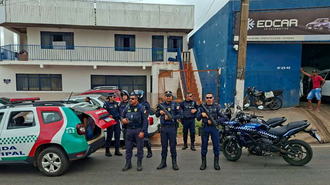 Motorista de aplicativo com mandado de prisão em aberto por homicídio é preso
