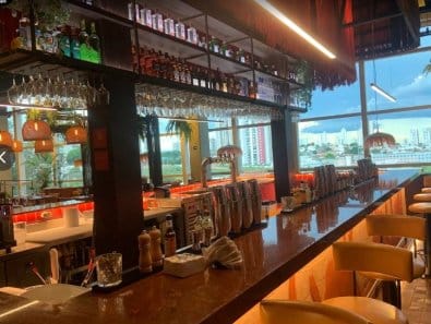 Juíza determina bloqueio de R$ 1 milhão de restaurante para garantir pagamento de dívida