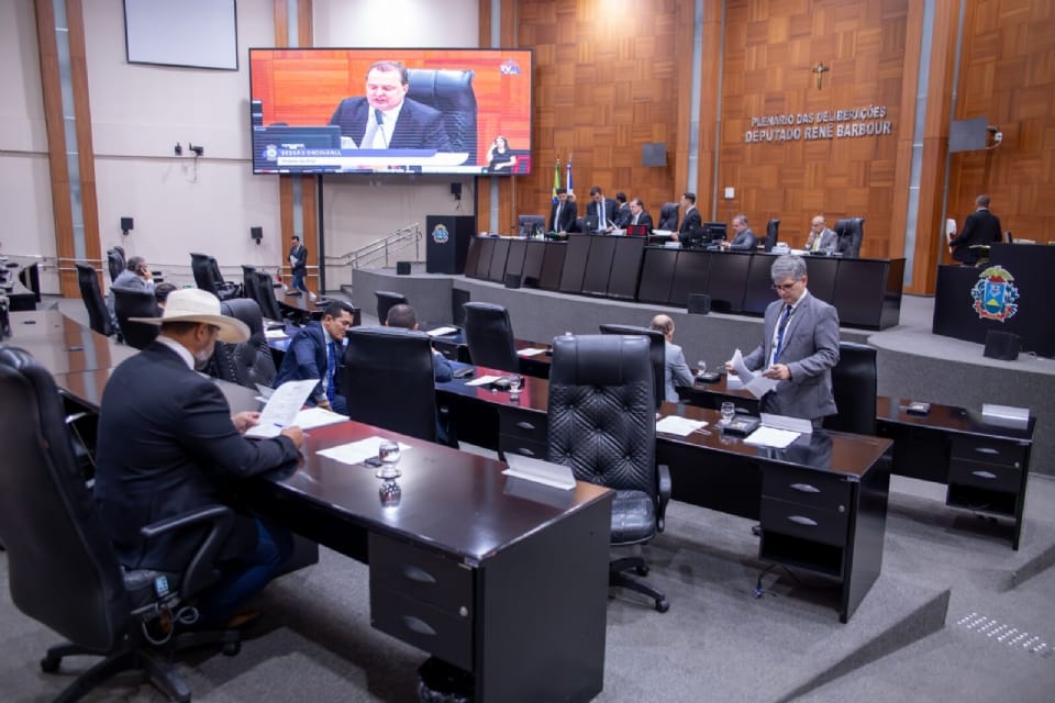 Em segunda votação, Assembleia aprova reajuste salarial de 6,8% aos servidores do Judiciário