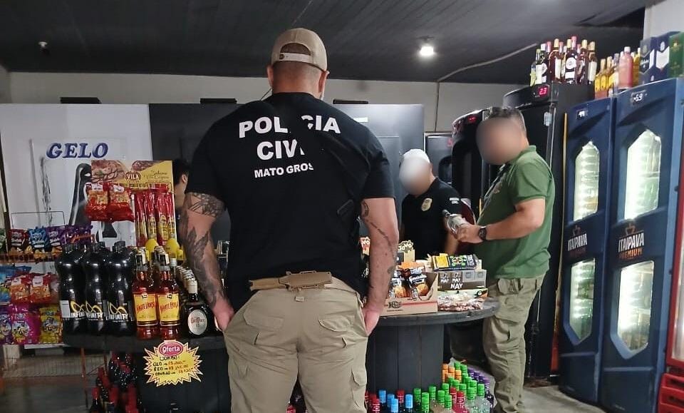 PC e Vigilância Sanitária fiscalizam bares e apreendem 260 cigarros eletrônicos