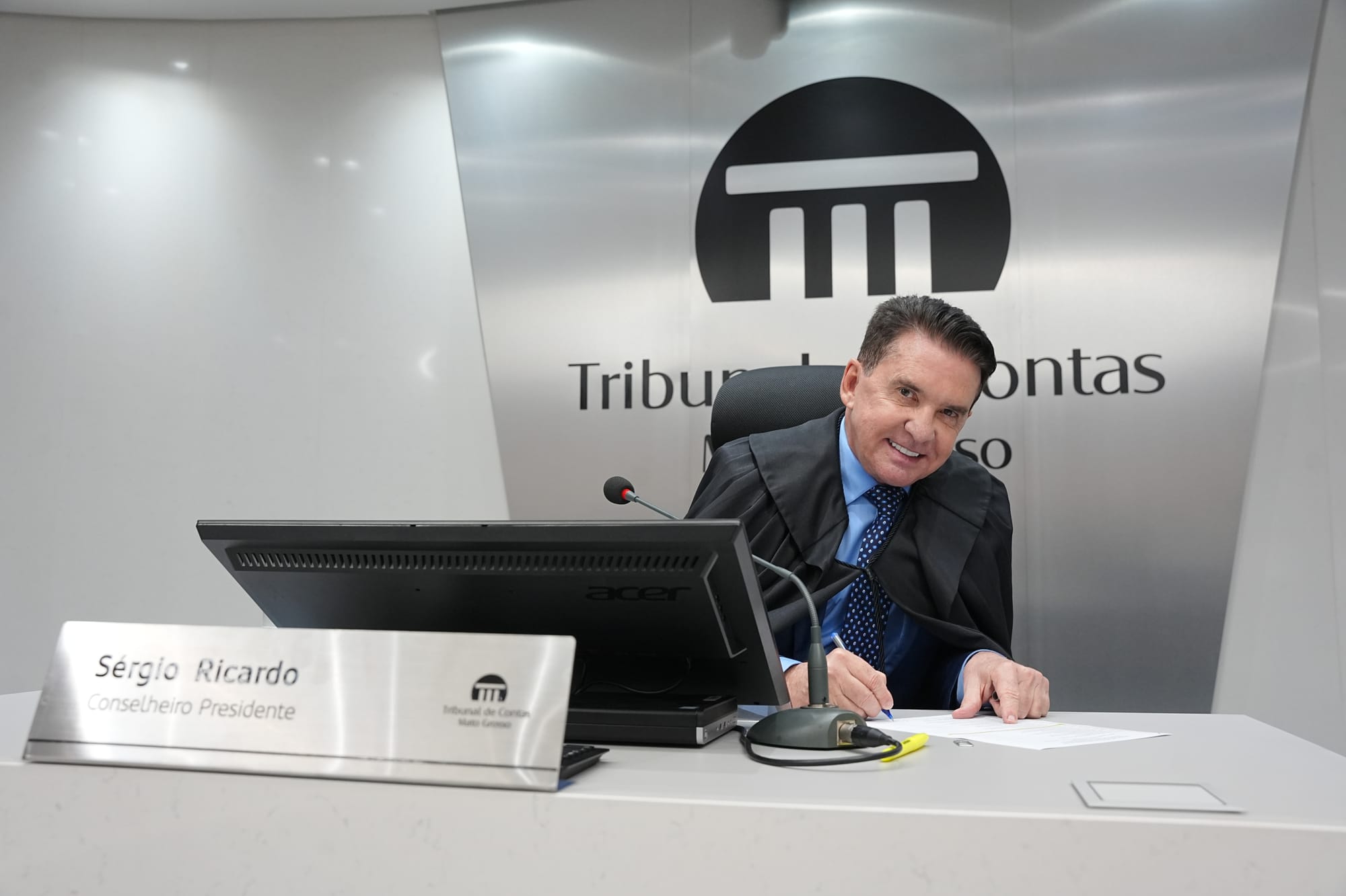 Sérgio Ricardo assume segundo mandato e se torna primeiro presidente reeleito do Tribunal de Contas