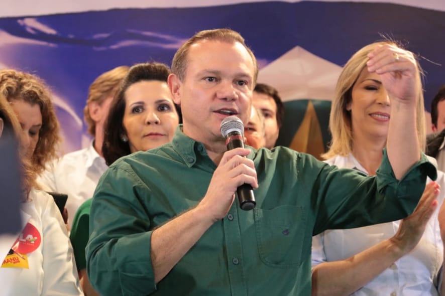 Wellington cristaliza liderança nas sondagens, o que dificulta recuo