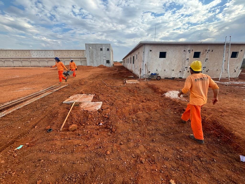 MT emprega 100% de mão de obra de reeducandos na construção de presídios
