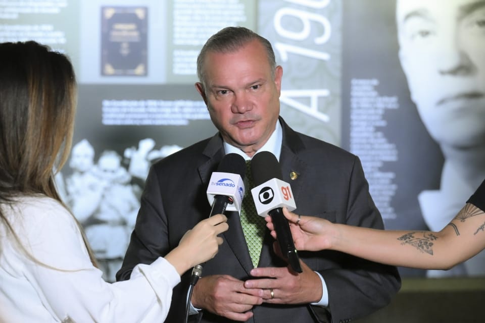 Senador defende alternativa para anular condenação só do ex-presidente Bolsonaro