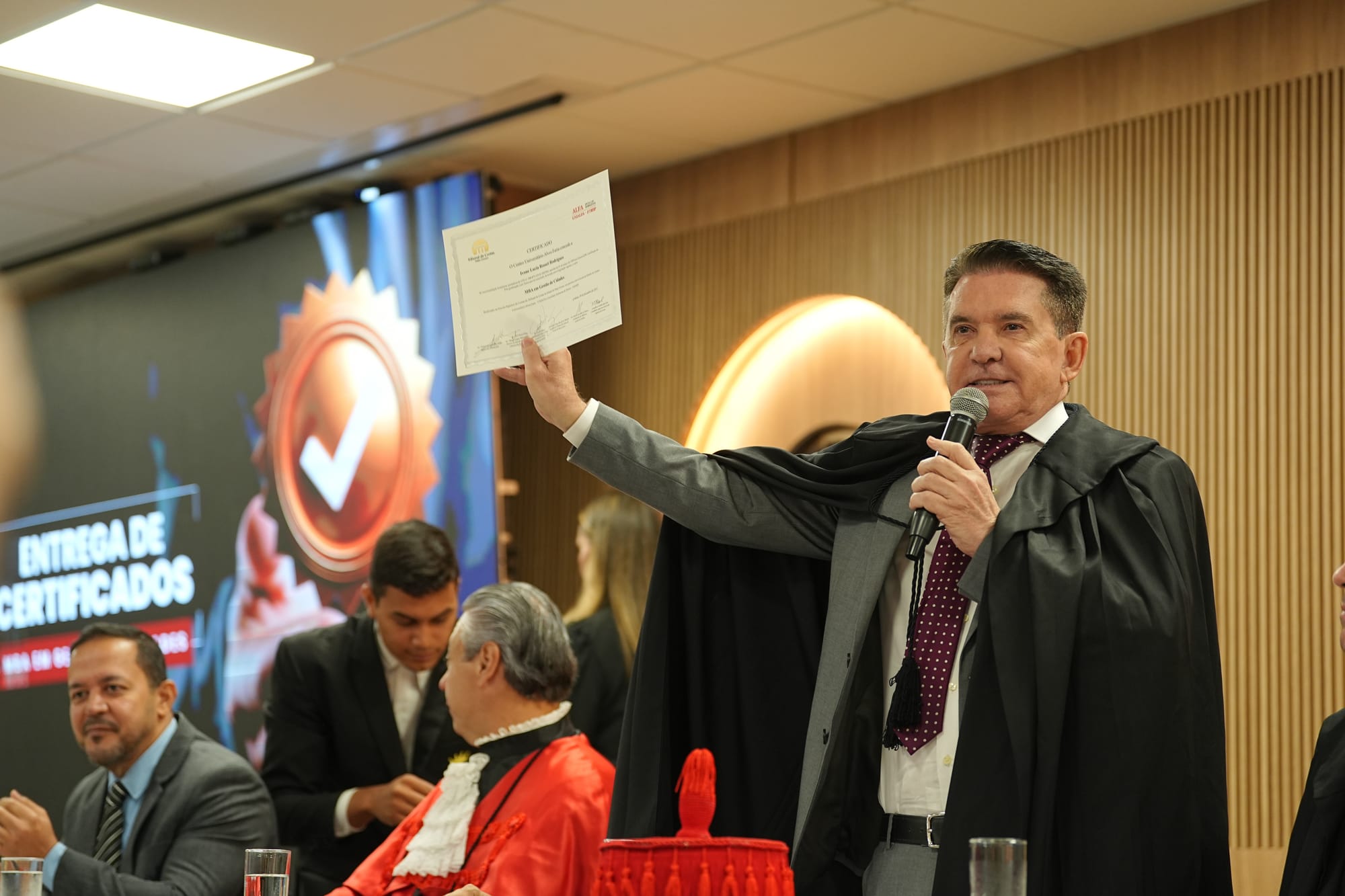 TCE certifica alunos e consolida maior programa de qualificação pública de MT