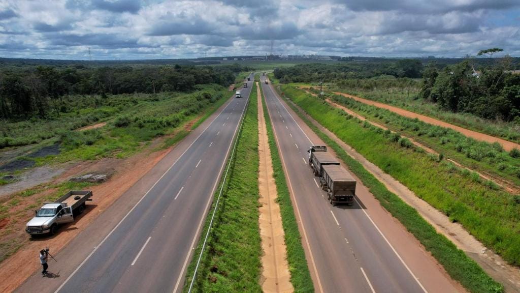 Com entrega de +130 km de pista nova, duplicação da rodovia BR-163 chega a 230 km em MT