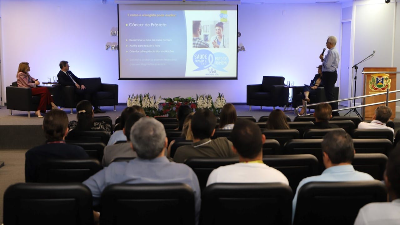 Diretor-presidente da Unimed Cuiabá realiza palestra no MP sobre prevenção do câncer de próstata