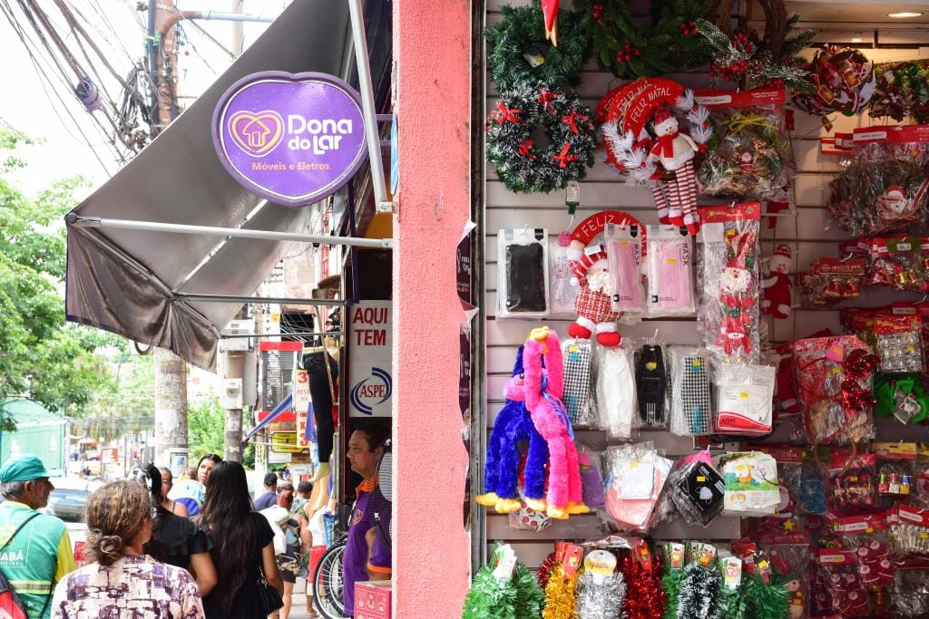 Procon orienta consumidores sobre cuidados com as compras de Natal para evitar problemas