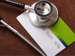 Operadora terá que pagar indenização após plano de saúde ser cancelado durante gestação de alto risco