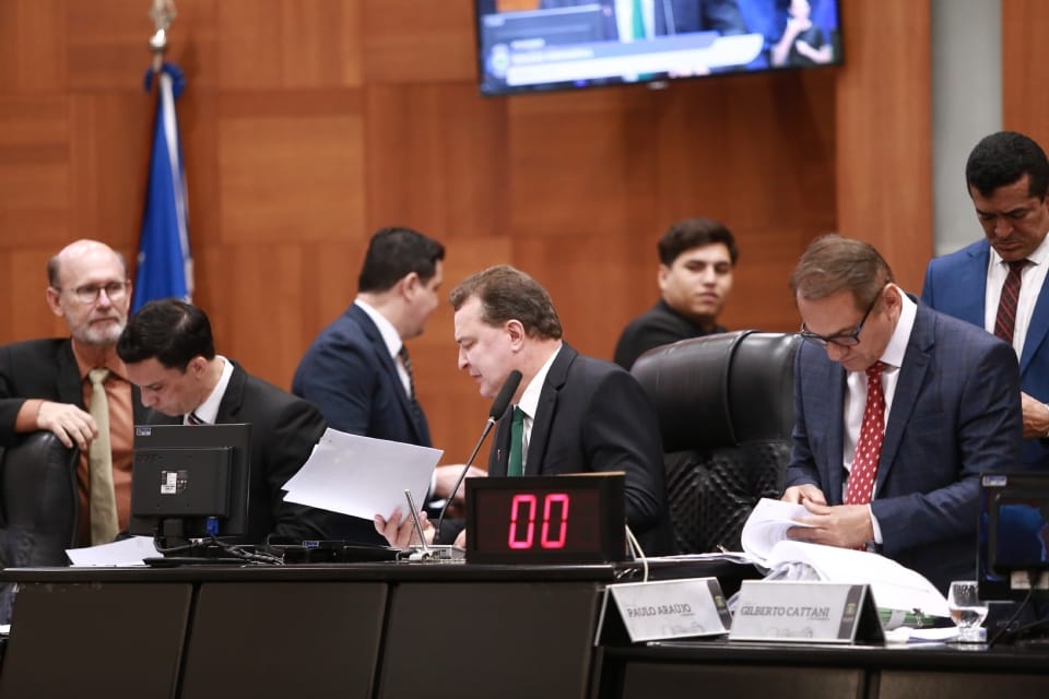 Assembleia aprova orçamento de R$ 40,7 bilhões para 2026 após pressão por emendas