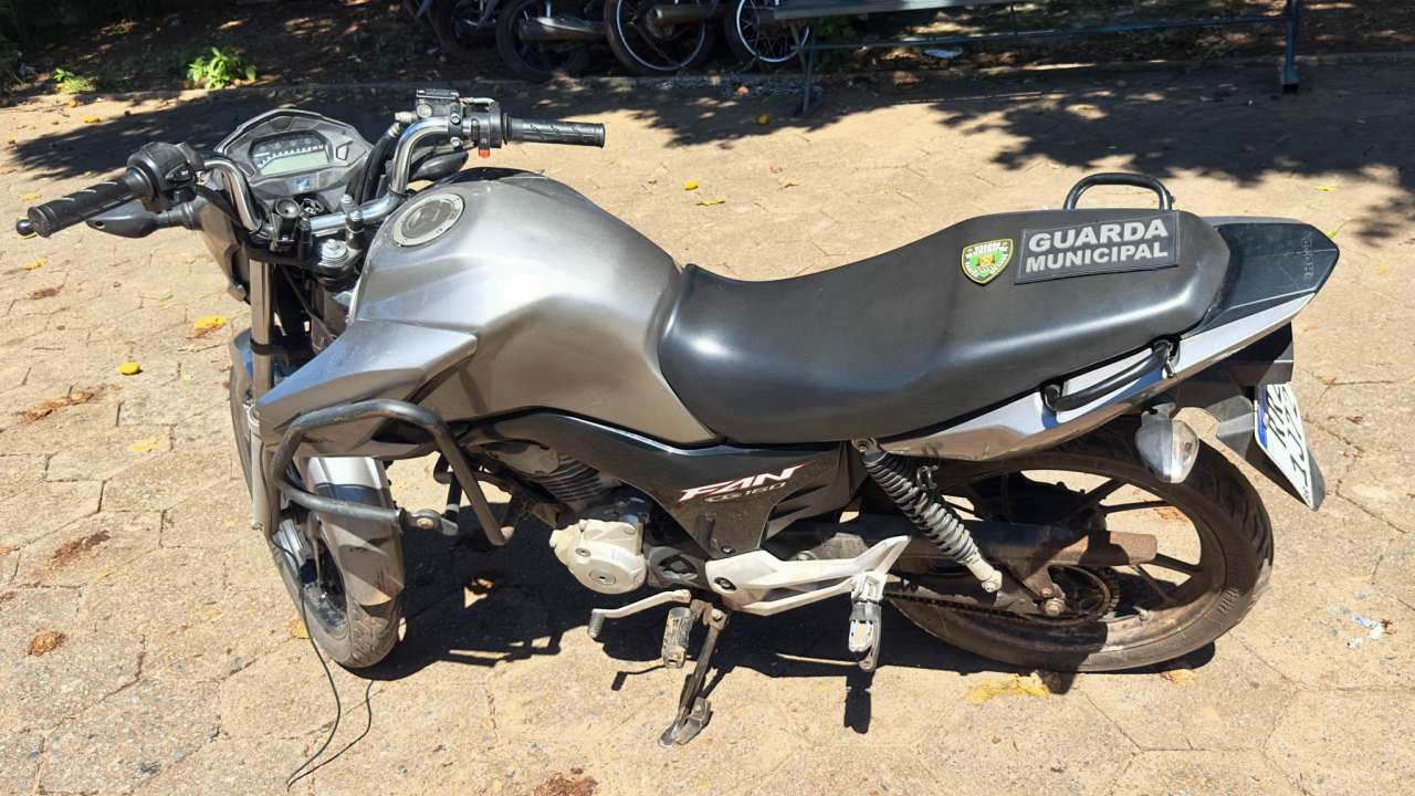 Guarda Municipal localiza motocicleta furtada na madrugada desta sexta-feira