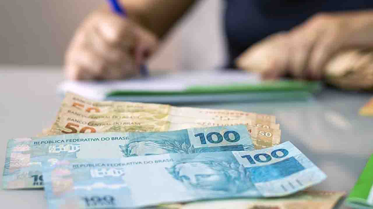 Justiça reconhece má-fé de banco e determina indenização de R$ 10 mil para aposentado
