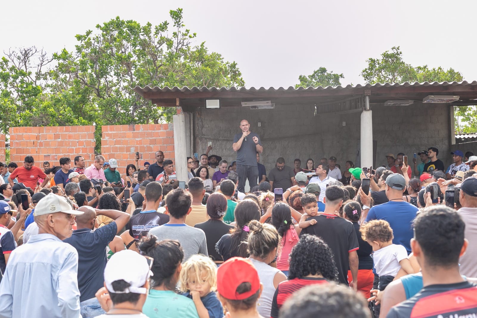 Abilio vai protocolar nesta segunda-feira pedido de desapropriação para evitar despejo de famílias