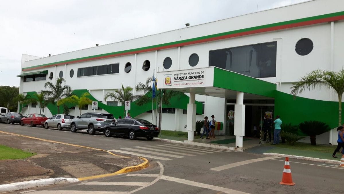 Processo seletivo da prefeitura em áreas de nível superior  oferece salários abaixo do piso