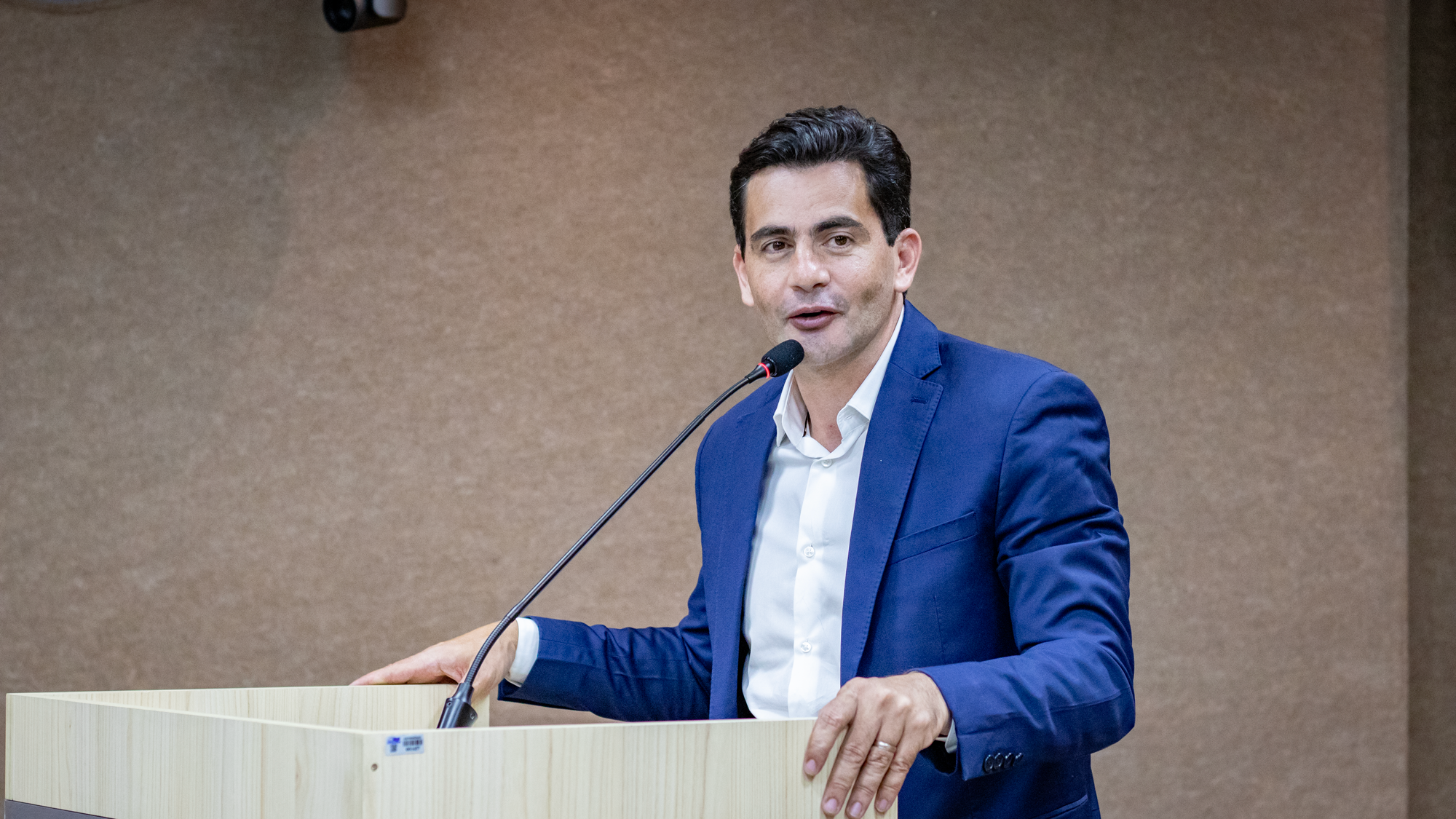 Secretário nega convite para ser vice e garante que buscará novo mandato na Câmara