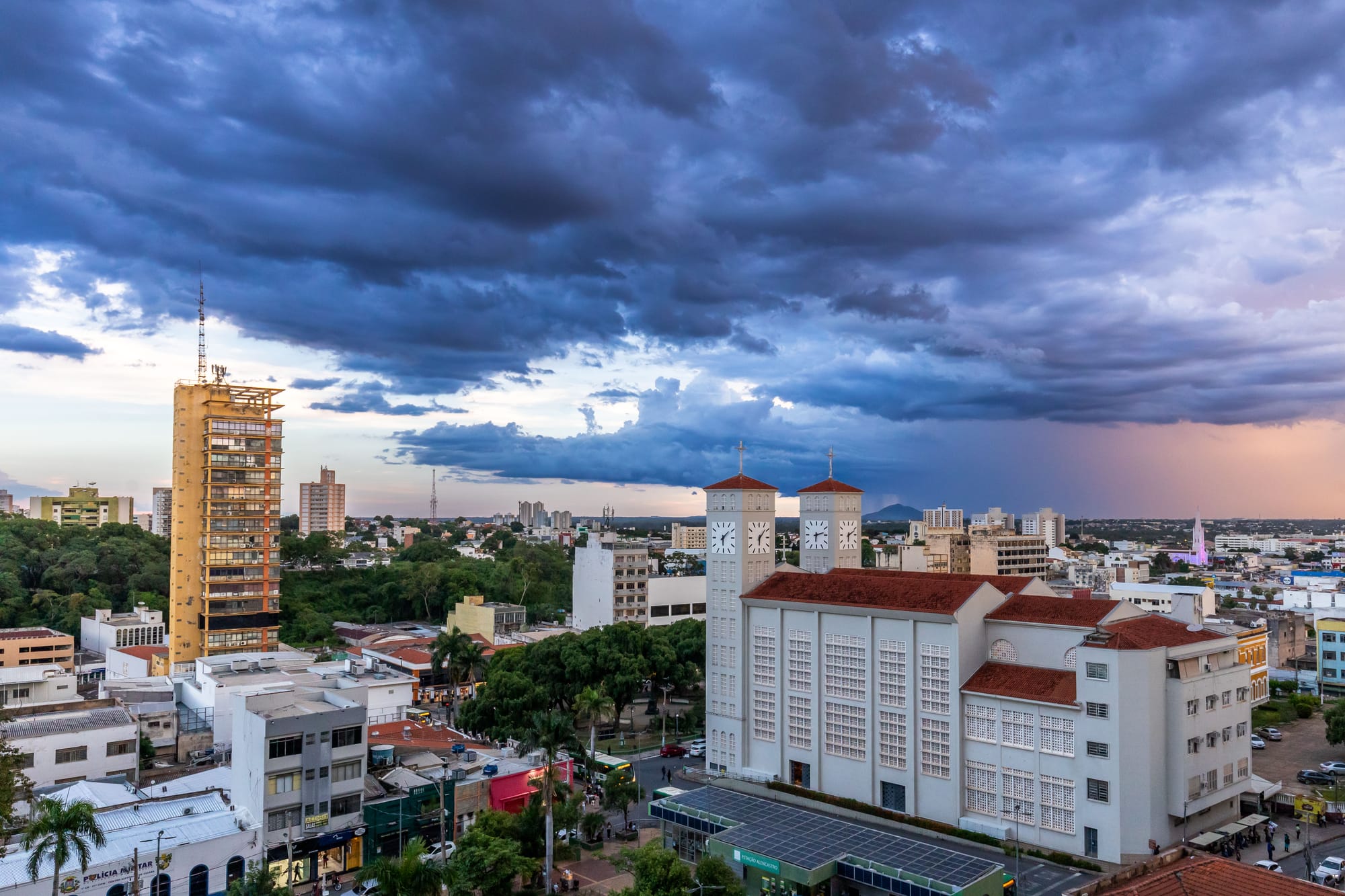 Cuiabá vai usar imagens de satélite para definir isenção de IPTU em ruas sem asfalto