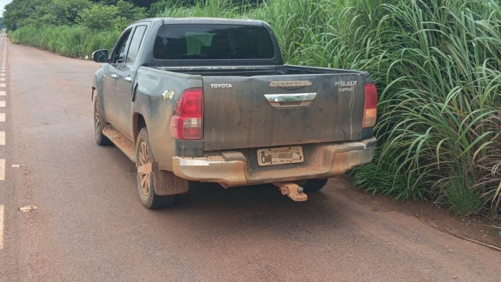 Faccionados tentam atropelar policial militar e são presos com caminhonete furtada