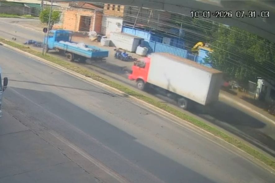 Câmera flagra sequência de colisões que matou motociclista de app em Várzea Grande