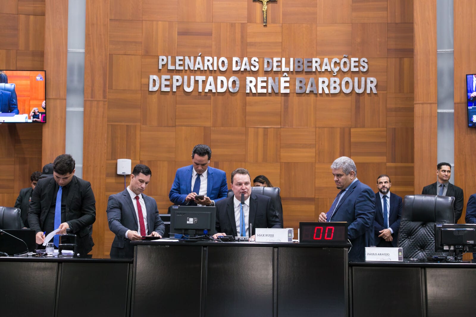 Após veto de Mauro, projeto que previa promoção por ato de bravura na Polícia Militar deve voltar à AL