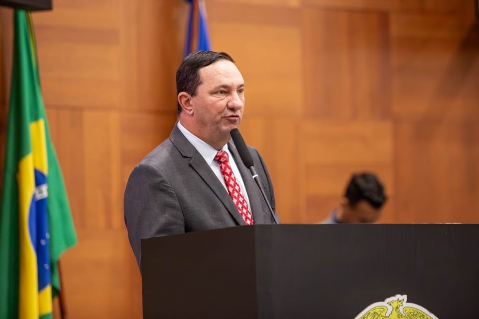 Petista vê risco ao futuro político de deputados que votarem contra a RGA