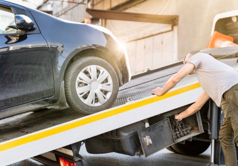 Banco terá que pagar impostos e regularizar transferência de carro apreendido que pegou fogo