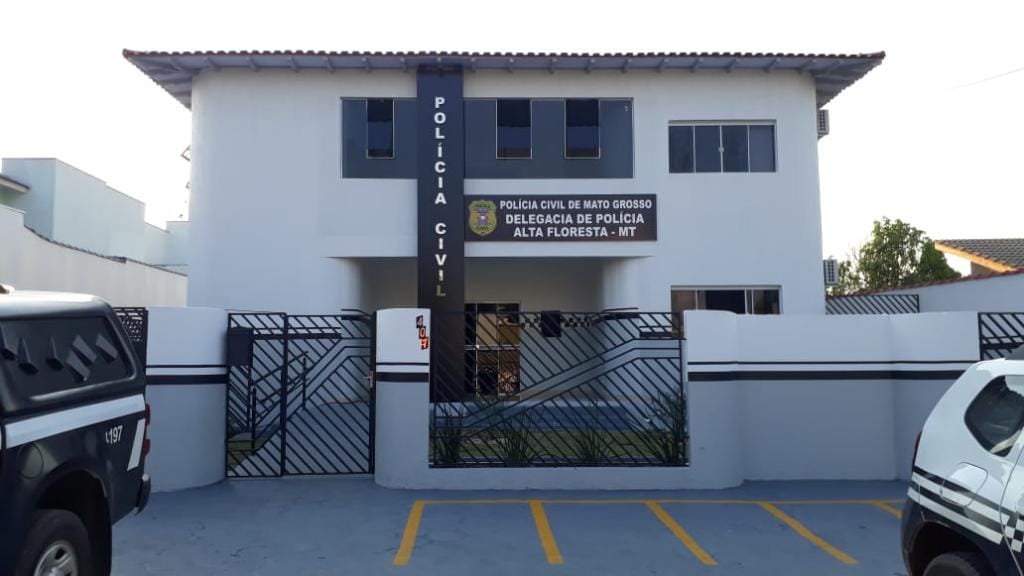 Condenado por estupro contra ex-enteada adolescente e ameaça à ex-mulher é preso