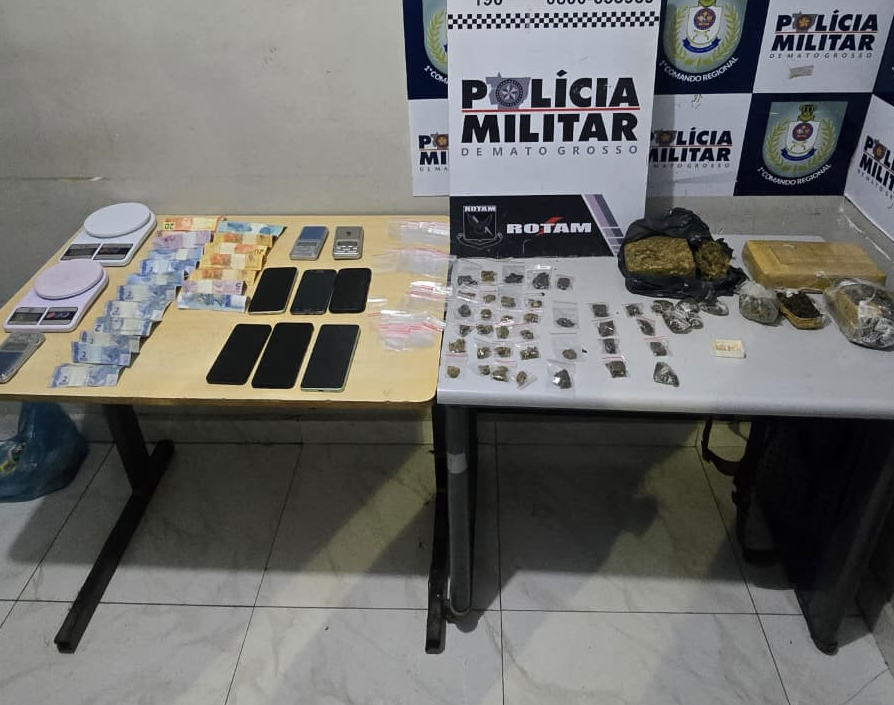 Rotam prende quatro homens por tráfico e apreende 60 porções de entorpecentes