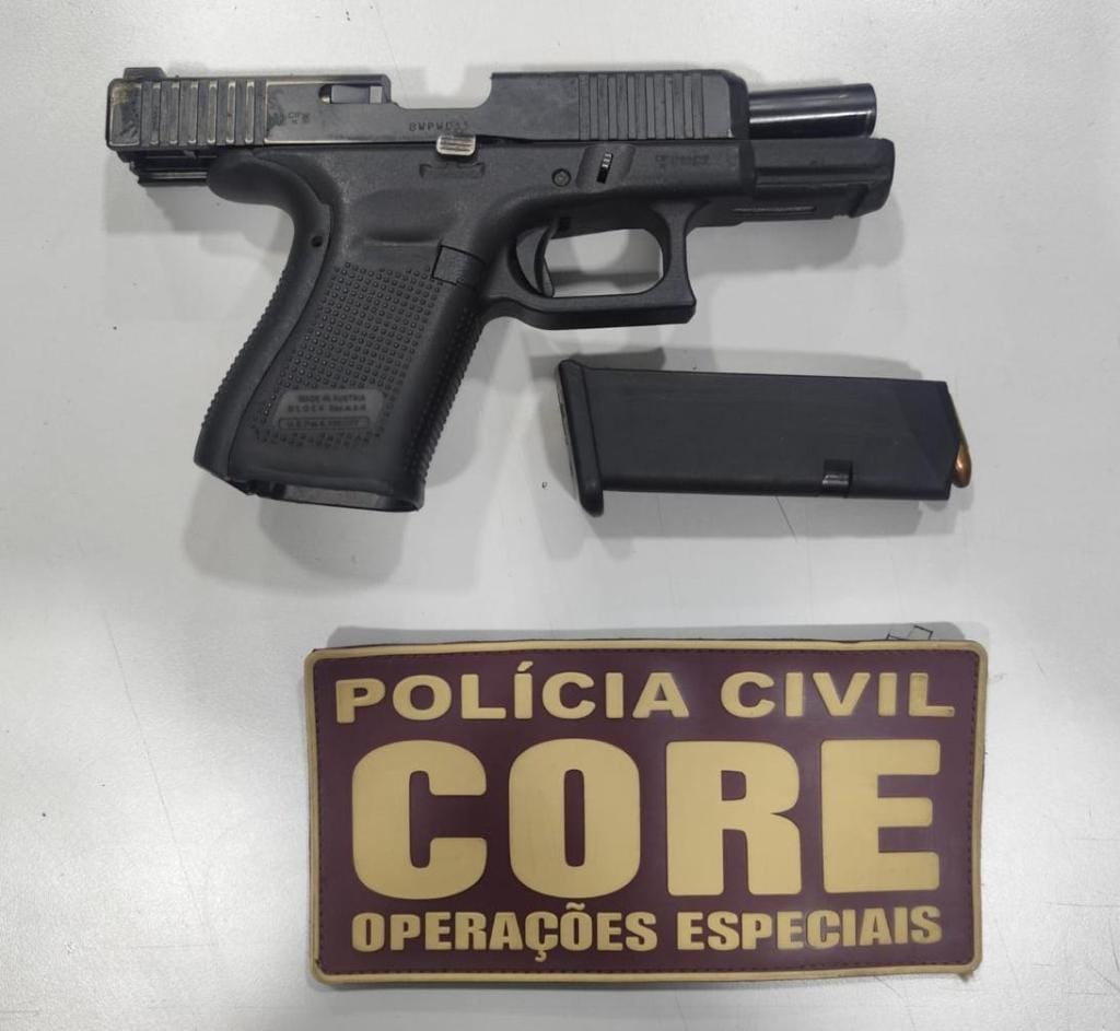 Membro de facção envolvido na morte de dono de tabacaria é preso com arma de uso restrito