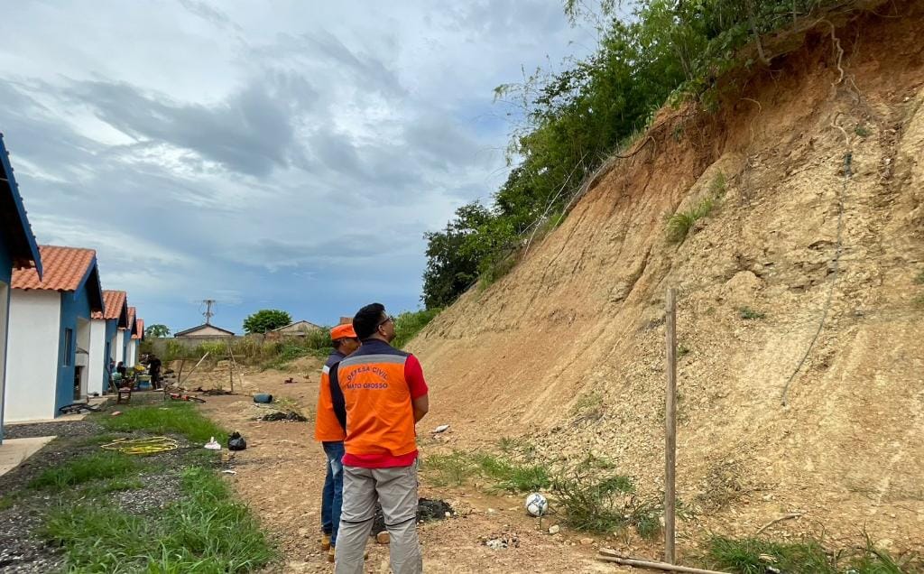 Defesa Civil realiza cursos, mapeamento de áreas de risco e plano de contingência