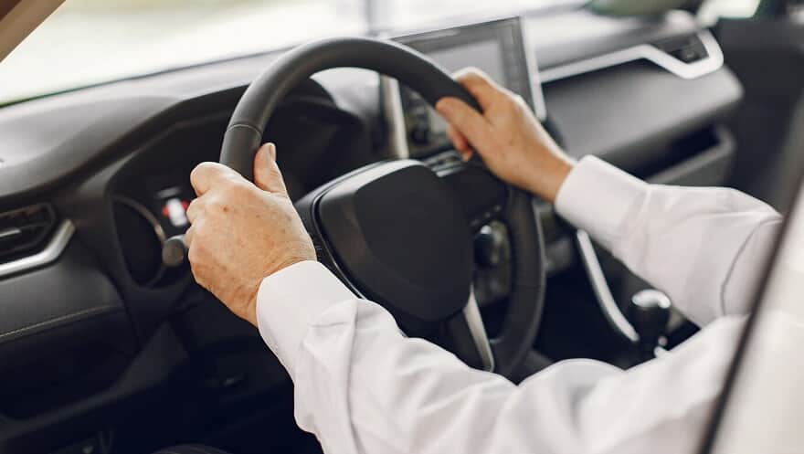 Justiça confirma isenção de ICMS para compra de carro por pessoa com deficiência auditiva