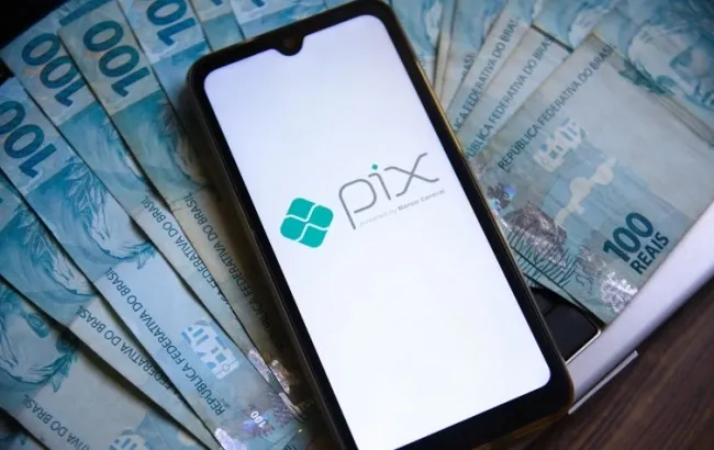 'Espertinho' recebe Pix de idosa por engano e devolve valor após levar 'enquadro' da Polícia Civil