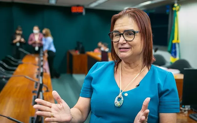 PT quer evitar nomes fracos para federal devido quociente eleitoral, diz presidente