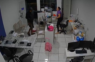Criminoso invade escritório de contabilidade e aterroriza mãe e filha em Mato Grosso