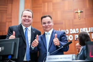 Botelho transmite cargo a Max Russi e destaca avanços na Assembleia Legislativa de MT