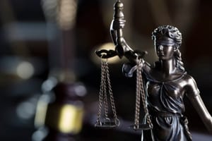 Motorista que fugiu de abordagem e deixou um morto e mulher ferida é condenado