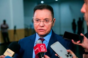 Botelho diz que vai aguardar seis meses para avaliar gestão de Abilio na capital