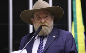 Barbudo usa feriado de Tiradentes para atacar Governo Lula