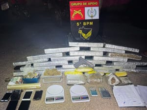 PM fecha depósito de drogas de facção e apreende 30 tabletes de entorpecentes em Rondonópolis